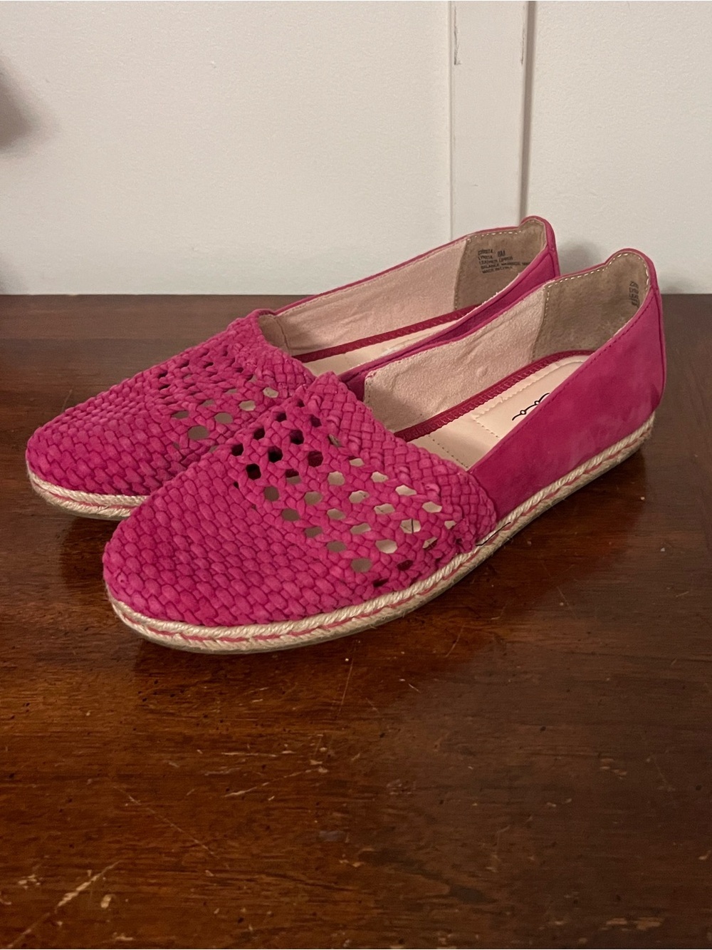 Me Too Lynx espadrille flats woven fuchsia suede upper jute-wrapped sole size 8
